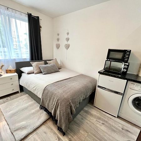 Cosy Studio Flat Лондон Екстер'єр фото